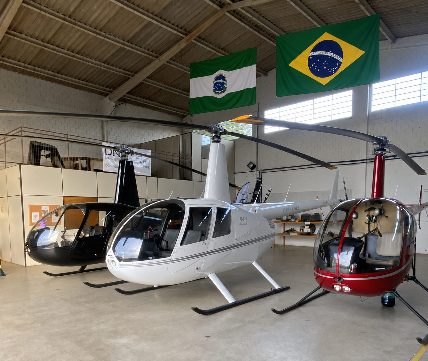 Equipe e estrutura da DNA Helicópteros